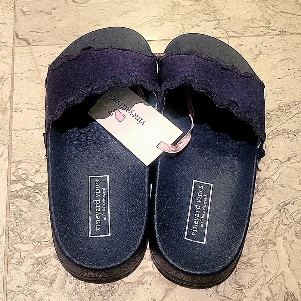NWT Vineyard Vines pool slides